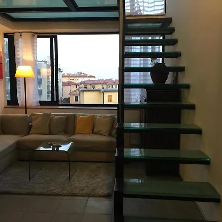 The House Of Glass Apartment *