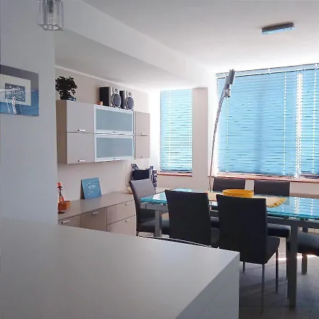 Apartment The House Of Glass Albissola Marina